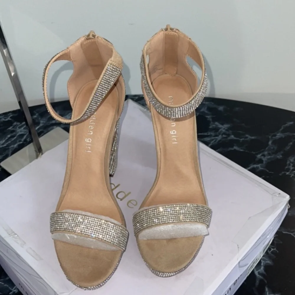 Women- Dress Shoes MADDEN GIRL SIREN Platform Rhinestone Sandal Silver Size 8 - Picture 11 of 12